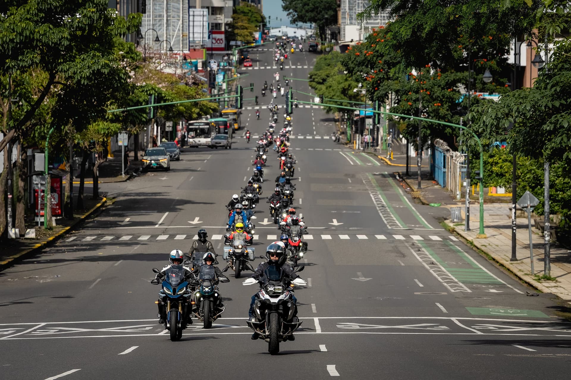 Rodada Rosa reúne a más de 200 motociclistas