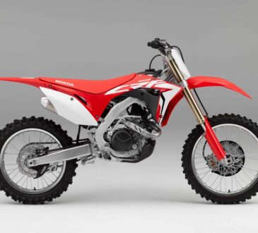 Ficha Técnica CRF 450R 2017 8 02 CRF 450 R 2017 lateral derecho