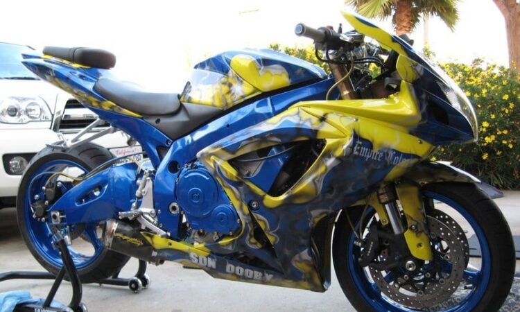 ¿Stunt las modificaciones que se debe hacer en una moto? 1 k7stunt.