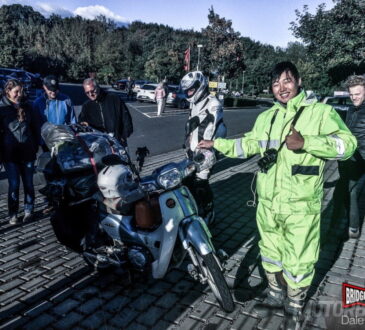 Coreano viaja 18.000 km no creeras en que moto lo hizo!!! 17 nurburgring honda
