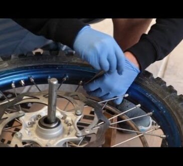 ¿Cómo quitar el neumático delantero de tu moto? 11 hqdefault