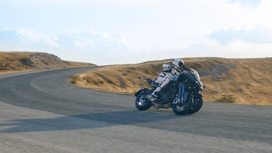 Conoce la nueva Yamaha Niken 2018 4 yamaha niken