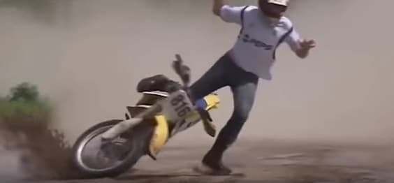 Caídas predecibles en moto. 16 CAIDA EN MOTO