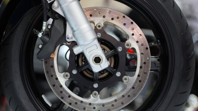 ¿Qué sucede cuando instala neumáticos más anchos en su motocicleta? 3 neumatico