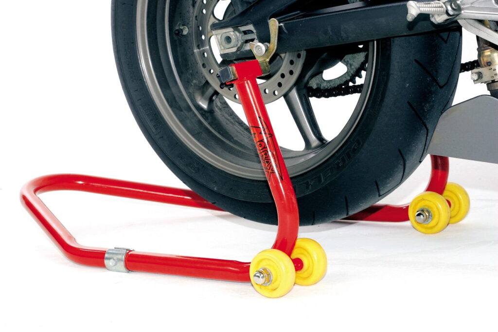 ¿Qué sucede cuando instala neumáticos más anchos en su motocicleta? 2 motoscr