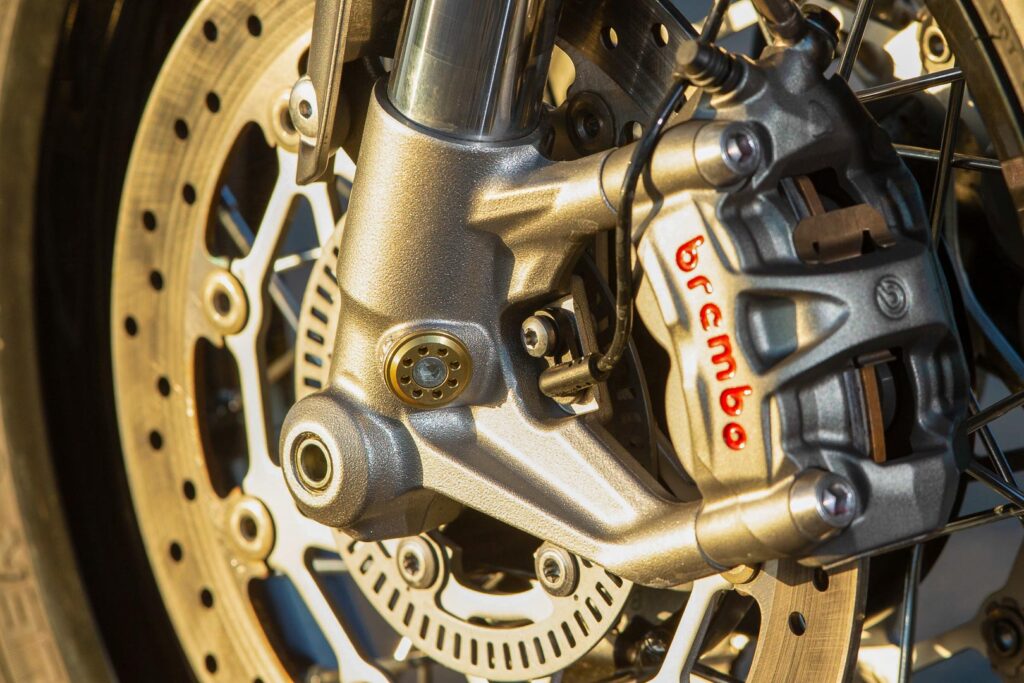  THRUXTON 2020