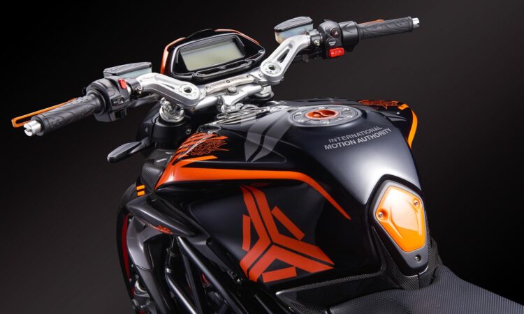 THEARSENALE X MV AGUSTA DRAGSTER 800 RR 2020 1 THEARSENALE X MV AGUSTA DRAGSTER 800 RR 2020