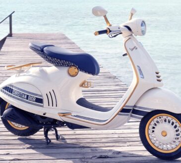 VESPA 946 CHRISTIAN DIOR 2021 (Edición Limitada) 17 VESPA 946 CHRISTIAN DIOR 2022 Edición Limitada
