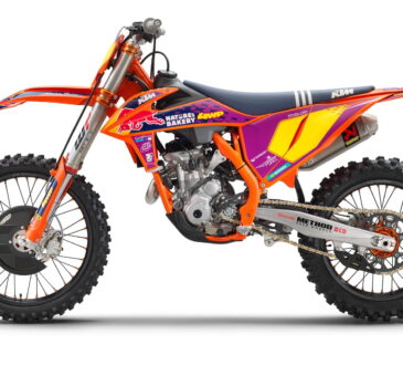 KTM 250 SX-F Troy Lee Designs 2021 17 KTM 250 SX F Troy Lee Designs 2021