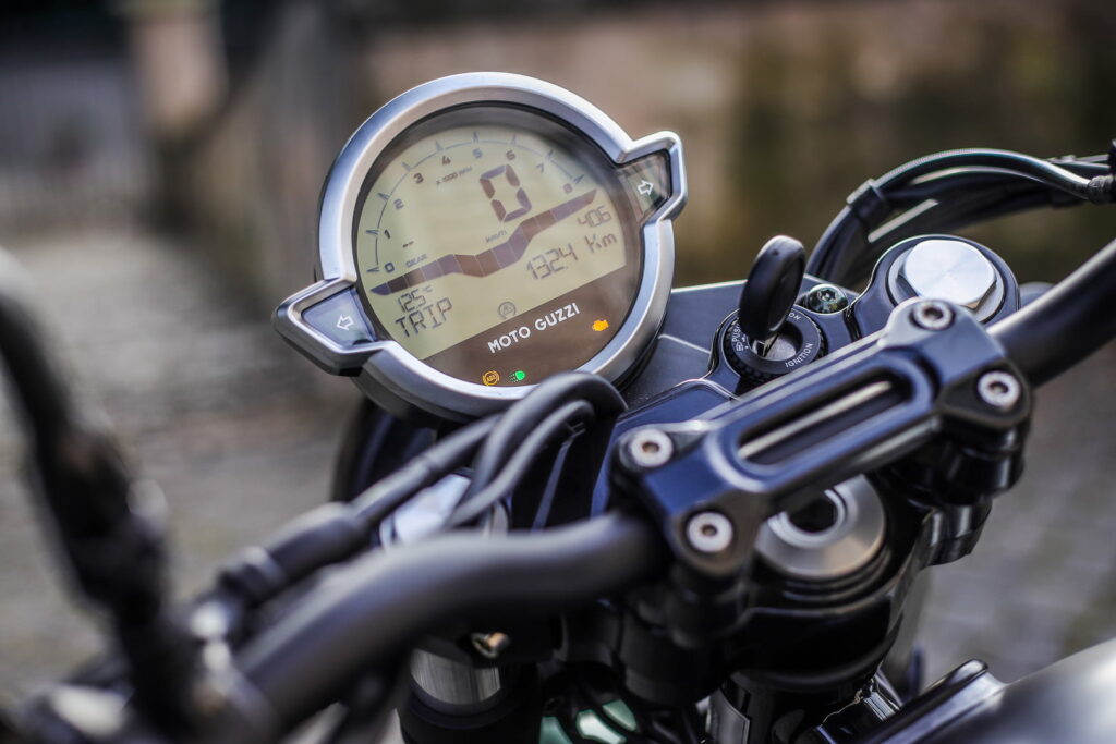 Moto Guzzi V7 Stone 2021 2 V7 Stone 2021