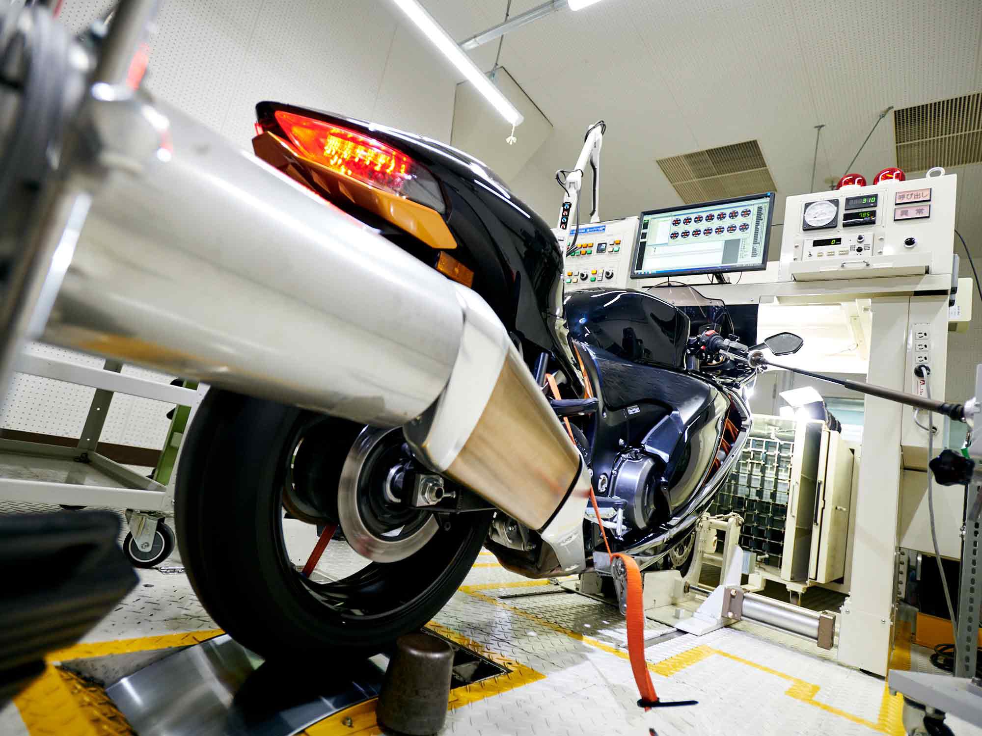 Cambios impulsados por las emisiones en el Suzuki Hayabusa 2022