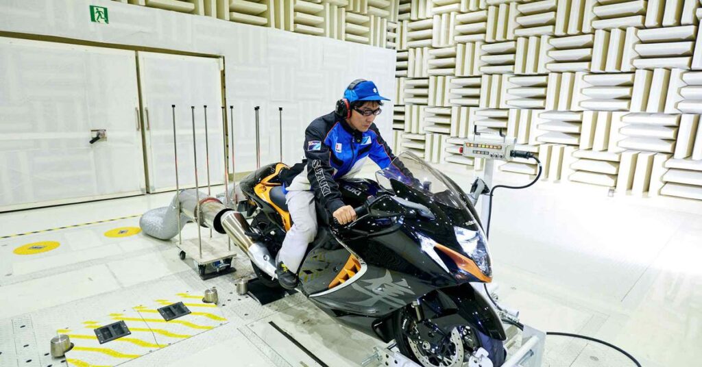 Cambios impulsados por las emisiones en el Suzuki Hayabusa 2022 6 suzuki 2022