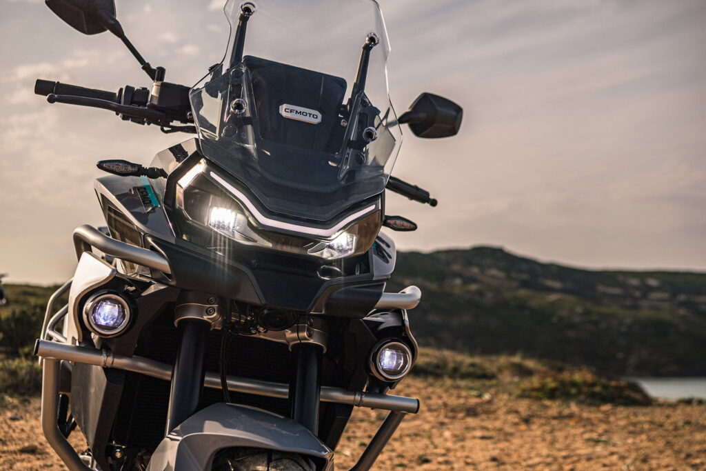 CFMoto presenta oficialmente el 800MT 2021 2 cfmoto