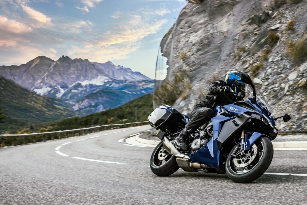 Suzuki GSX-S1000GT 2022 6 2022 suzuki