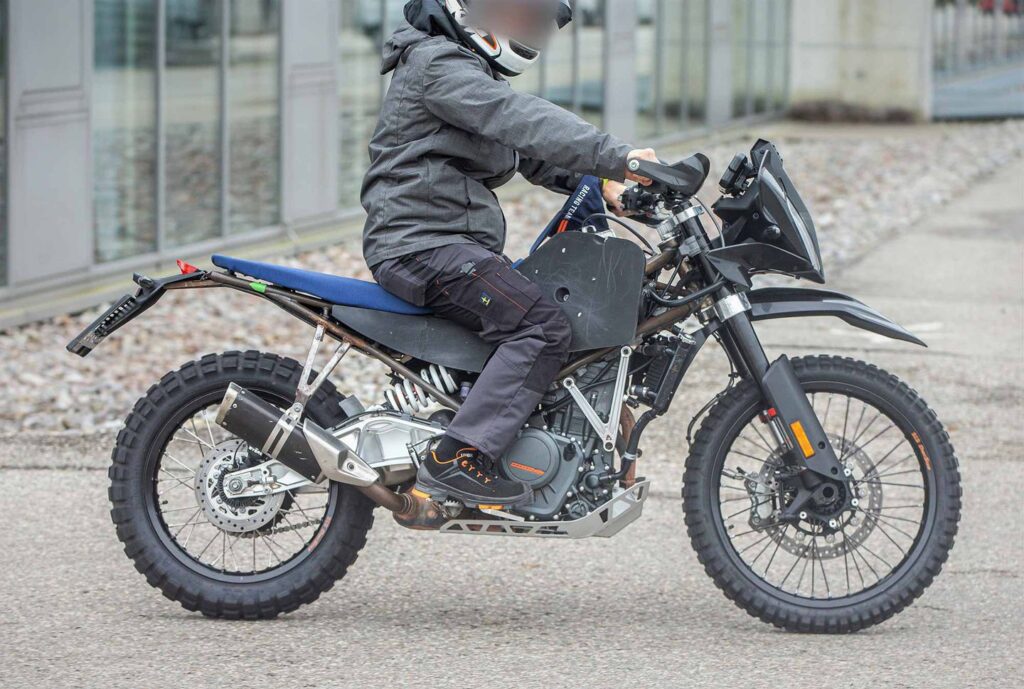 ktm390