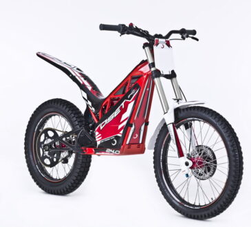 Triumph adquiere OSET Bikes