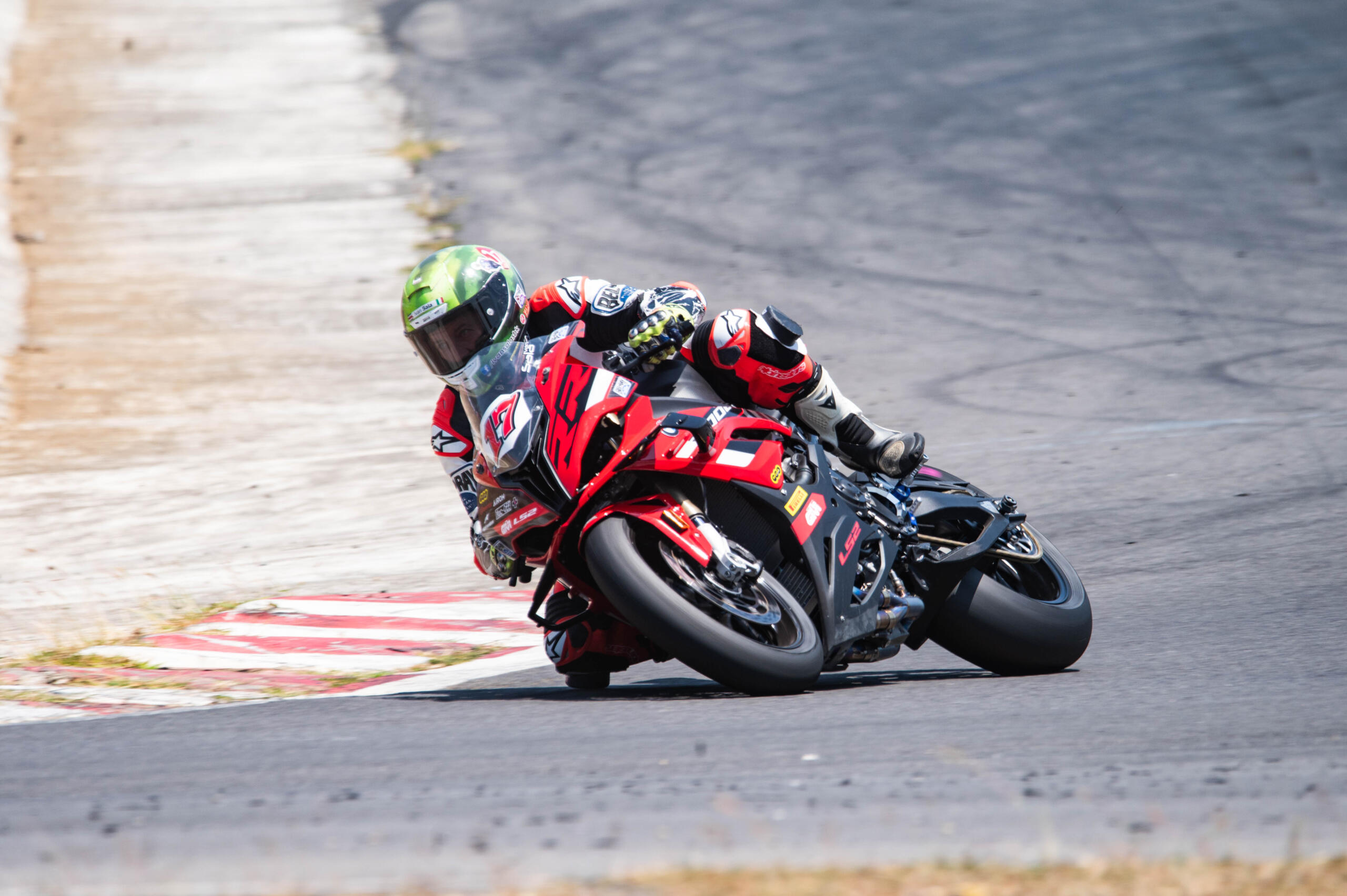 Pilotos de BMW Motorrad y Kawasaki conquistan el primer lugar en el Campeonato AMA Superbike 1 Pilotos de BMW Motorrad y Kawasaki