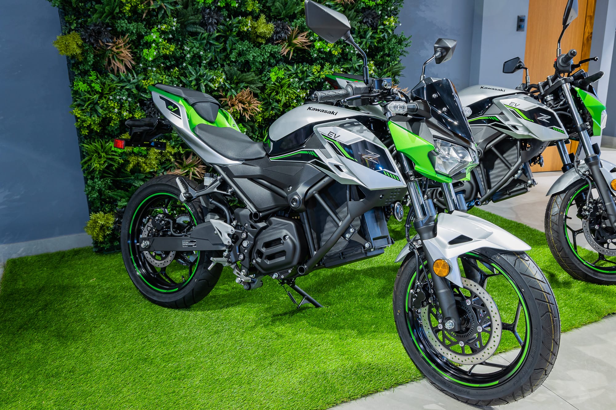 Kawasaki lanza la Z e-1 ABS su primera moto eléctrica en Costa Rica 1 Kawasaki lanza la Z e-1 ABS