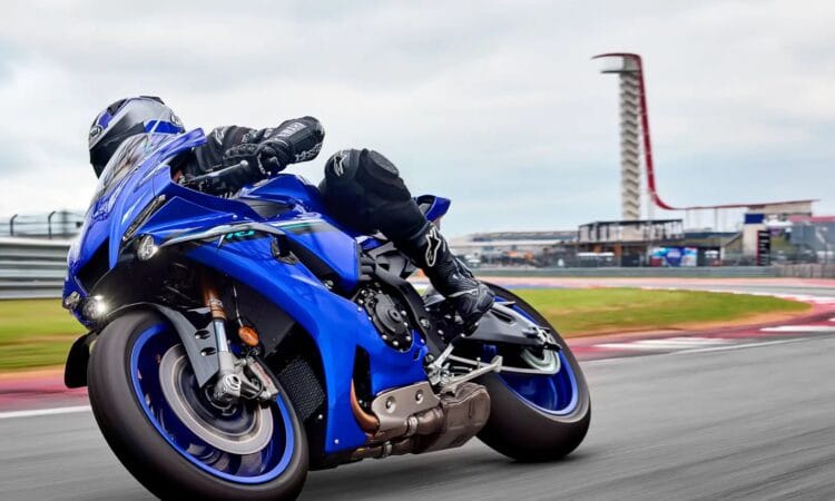 Yamaha YZF-R1 y YZF-R1M 2026 1 Yamaha YZF-R1 y YZF-R1M 2025